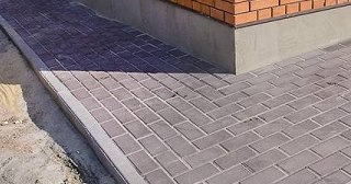 Укладка плитки на отмостку: Цена от 820 руб. в Железнодорожном от ТротуарнаяПлитка