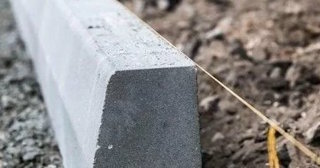 Установка бордюров для тротуарной плитки в Железнодорожном - цена от 820 руб.