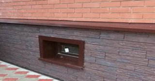 Облицовка цоколя панелями под камень в Железнодорожном в октябре